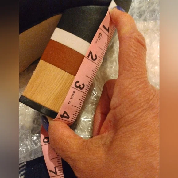 JustFab Black Booties with wooden heel size 7 - Picture 5 of 7